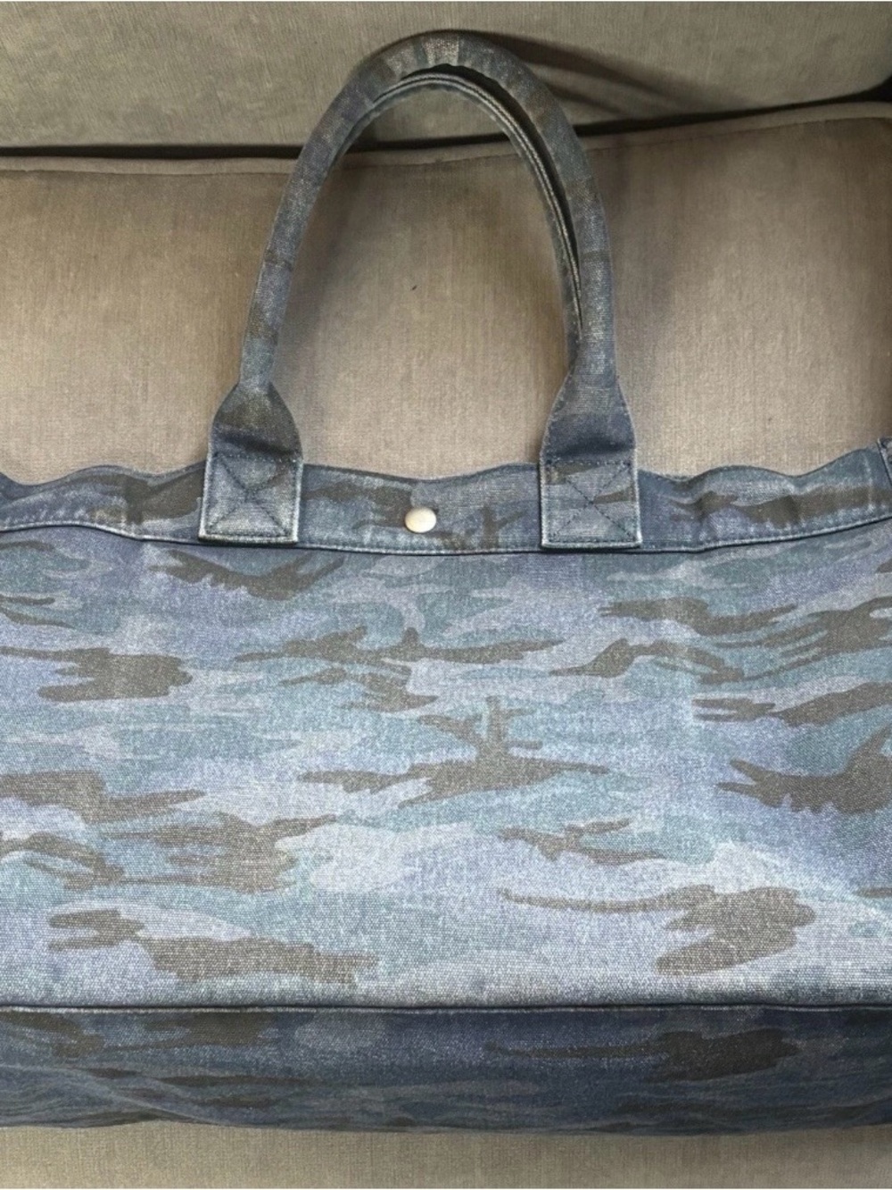 Koala Kanvas Blue Denim Camo Large Tote with Blue Glitter Front Stripes! ๐GUC๐ - Picture 10 of 16